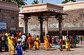 The great Chola temples of Tamil Nadu - The Sri Ranganatha Temple of Srirangam. Pilgrims visiting the temple. 